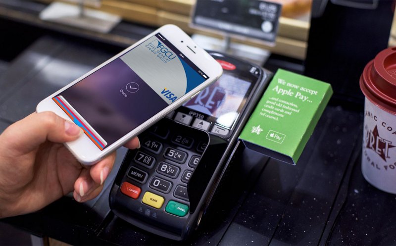 Serviciul Apple Pay, funcțional în România. Anunțat oficial de BT și de Orange
