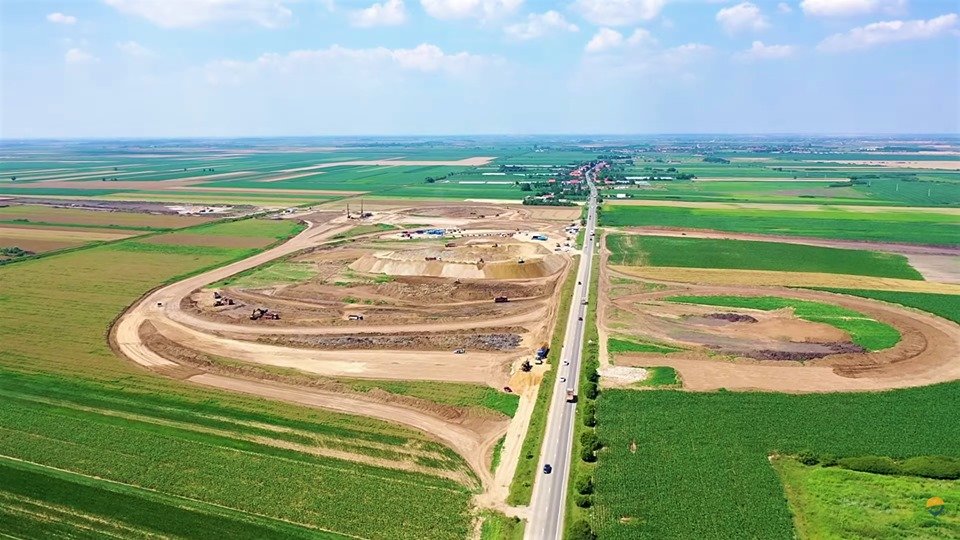 Autostrada Transilvania. Prima filmare din dronă de la graniţa cu Ungaria