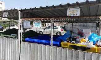 Clujul, luat pe nepregătite de colectarea selectivă obligatorie. Gunoiaele sunt aruncate la grămadă, iar clujenii - zăpăciţi de noile reguli