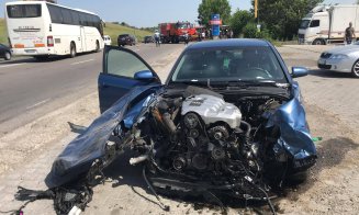 TIR răsturnat la intrare în Turda. Doi răniți, șoferul încarcerat