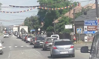 Biciclist lovit de mașină, în Gilău. Trafic îngreunat