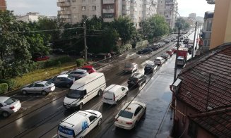 Accident în lanţ pe Bucureşti. Trafic blocat