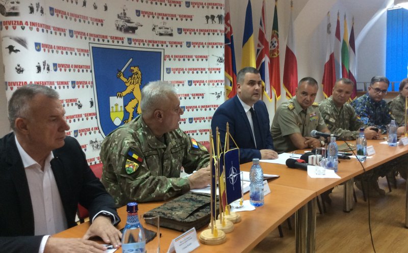 Bate vântul prin cazărmile Clujului. "Vrem să facem mai atractivă haina militară"