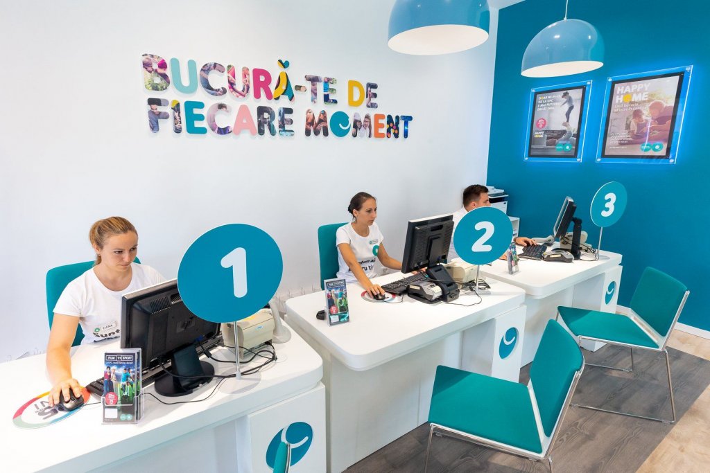 Vodafone cumpără UPC, Telekom dă afară 700 de oameni. Cine s-a înfruptat din "comoara" Astral Cluj