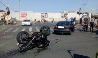 Motociclist, proiectat 10 metri în urma impactului. VIDEO cu momentul accidentului din Mărăști