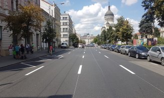 S-au schimbat marcajele în Piața Avram Iancu. Părerile sunt împărțite: "Poate o să facă bandă dedicată"