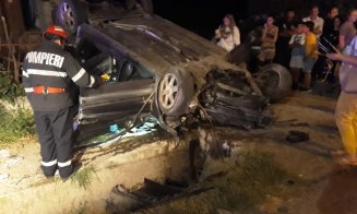 Autoturism răsturnat, patru persoane la spital
