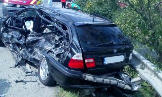 Accidentul din Nima, provocat de o tânără care a intrat în depăşire. Cinci persoane la spital, între care doi copii