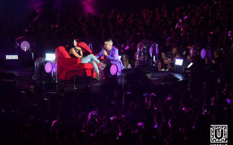 UNTOLD 2019. Cine este clujeanca pe care Robbie Williams a luat-o pe scenă