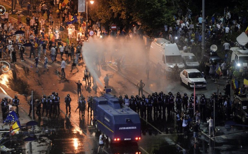 Protest și la Cluj: "Ieșim în Piață pe 10 August!"
