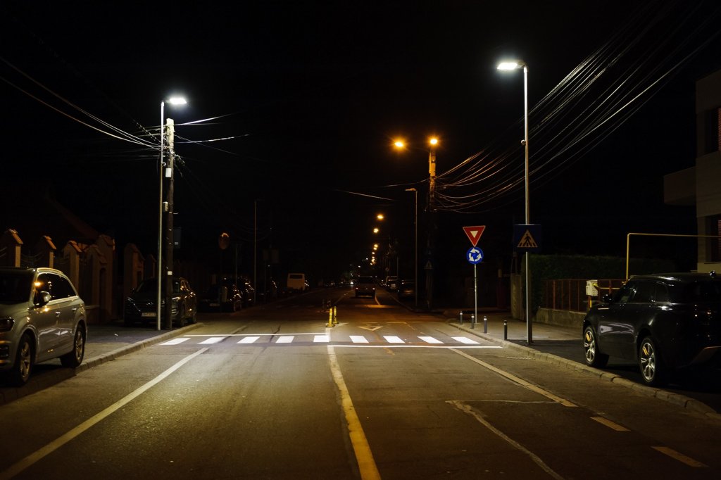 113 treceri nesemaforizare din Cluj-Napoca vor fi suprailuminate pe bani elvețieni. Sunt în lucru 63 (LISTA)