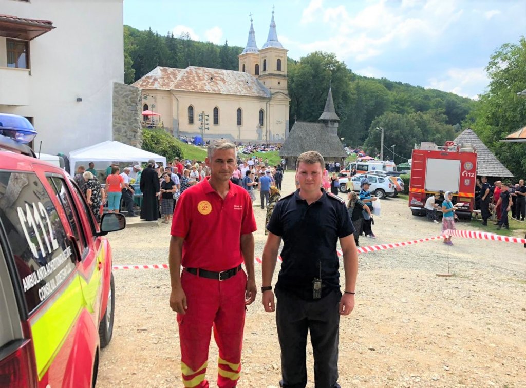Pelerinaj la Nicula. 33 de pompieri, un medic și doi voluntari SMURD