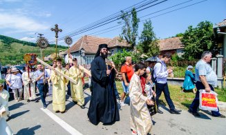 Adormirea Maicii Domnului. Mitropoliţii Clujului şi de Rwanda săvârşesc Sfânta Liturghie  la Nicula