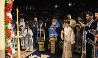 Adormirea Maicii Domnului. Mitropoliţii Clujului şi de Rwanda săvârşesc Sfânta Liturghie  la Nicula