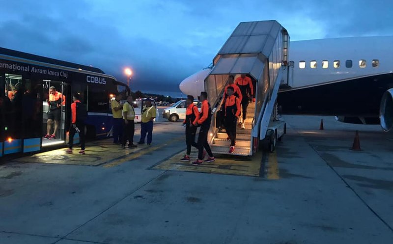 Jucătorii de la CFR Cluj, primiți ca niște eroi la întoarcerea în România