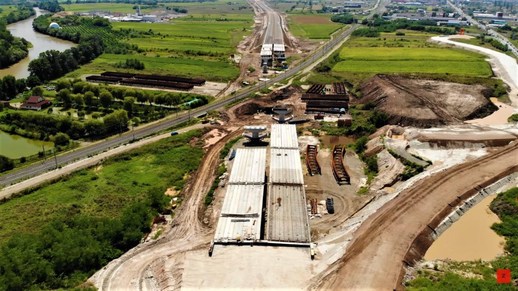 Deschiderea circulației pe Autostrada Sebeș - Turda, tot mai departe de promisiunile ministrului Cuc. VIDEO din dronă