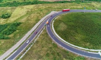 Momentul inaugurării lotului 4 de pe Lugoj-Deva. Prima maşină, de la ONG-ul pentru infrastructură