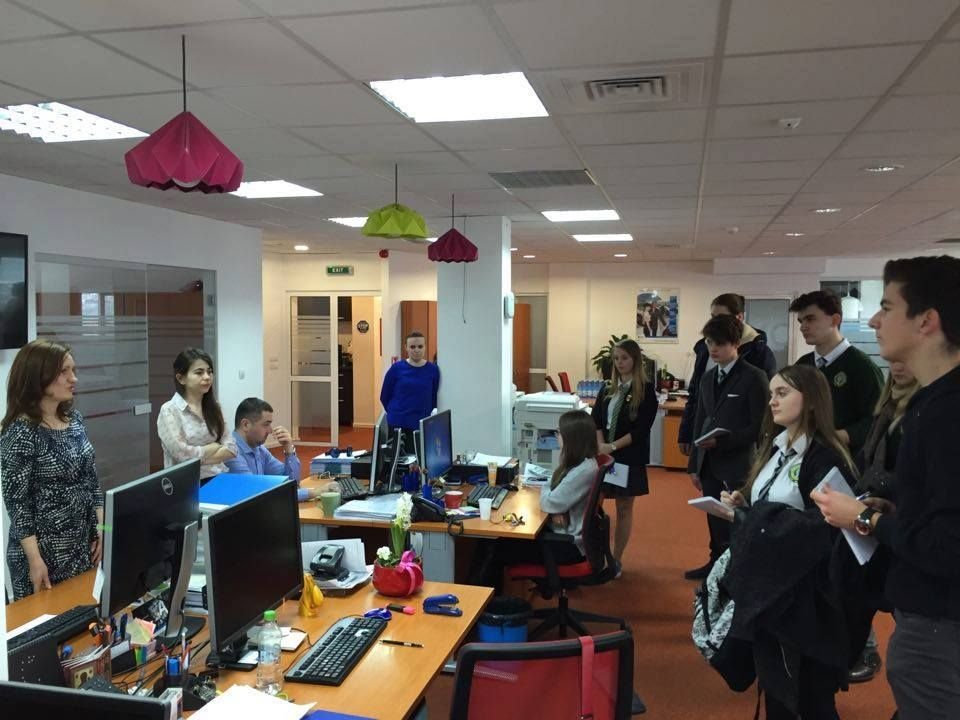 Universitarii clujeni îi consiliază pe olandezii de la Aegon pe piața asigurărilor