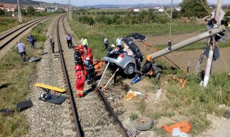 Accidentul de tren de la Jucu. Nu a oprit la trecerea cu calea ferată, iar acum e în stare gravă