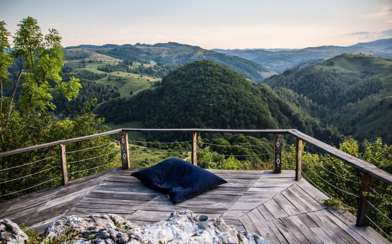 Destinație de weekend, lângă Cluj! Satul ascuns în creierul munților și "Țara Nomadă" a unor olandezi mutați în Transilvania