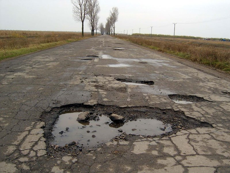 Clujenii de la Diferit vor moderniza “drumul de sub munte” cu 30 de milioane de euro