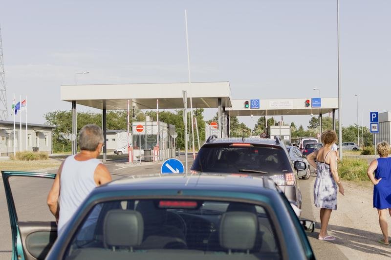 Peste 430.000 de persoane au trecut frontiera în ultimele 24 de ore. Cele mai tranzitate vămi