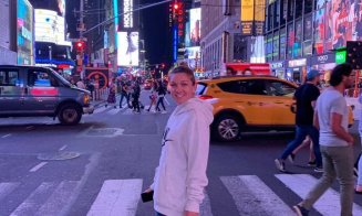 Imaginea Simonei Halep, proiectată de Banca Transilvania pe un ecran uriaș din centrul New York-ului