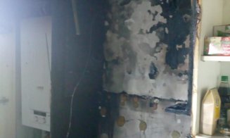 Apartament în flăcări de la o hotă. O femeie și un copil au ajuns la spital
