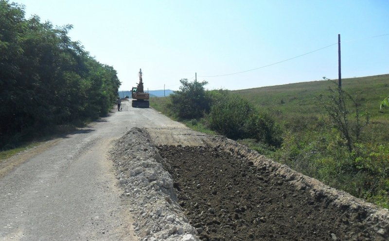Lucrări de întreținere, pe DJ 150.  Kiat a fost scos de pe drum