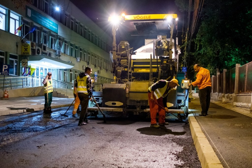 Modernizarea străzii Ion Creangă se apropie de final. Când va fi reluată circulaţia