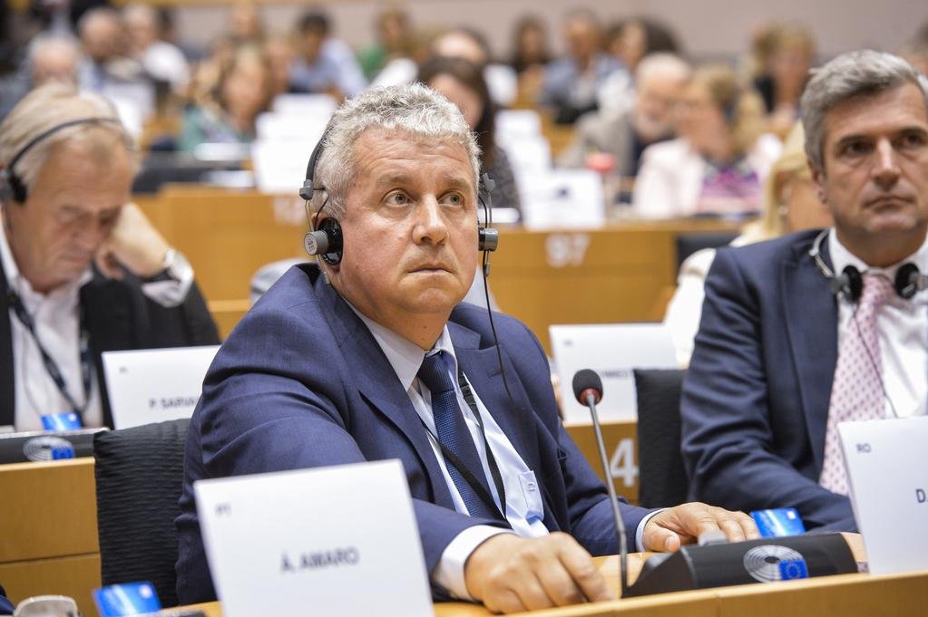 Daniel Buda: Europarlamentarii PNL apără interesele fermierilor români afectați de Pesta Porcină Africană