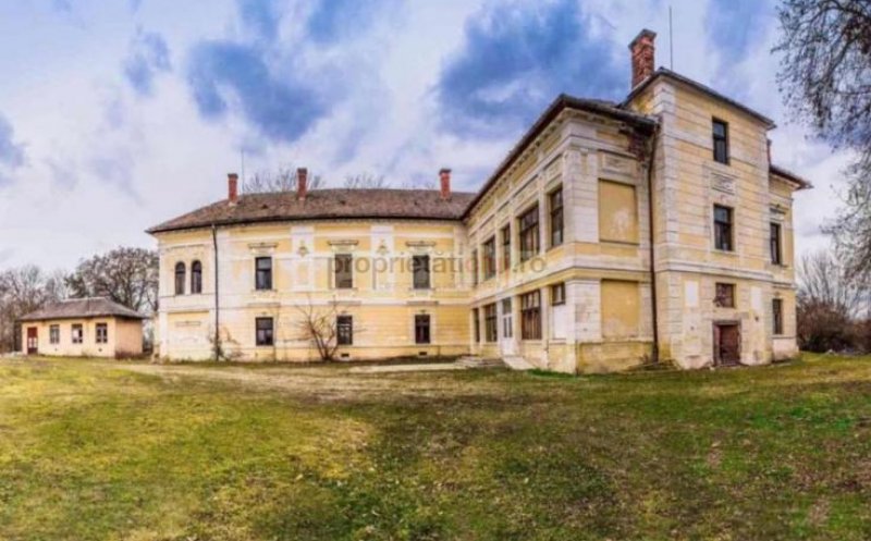 Cât te costă să îţi cumperi castel în Cluj? Un conac din secolul XIX, de vânzare