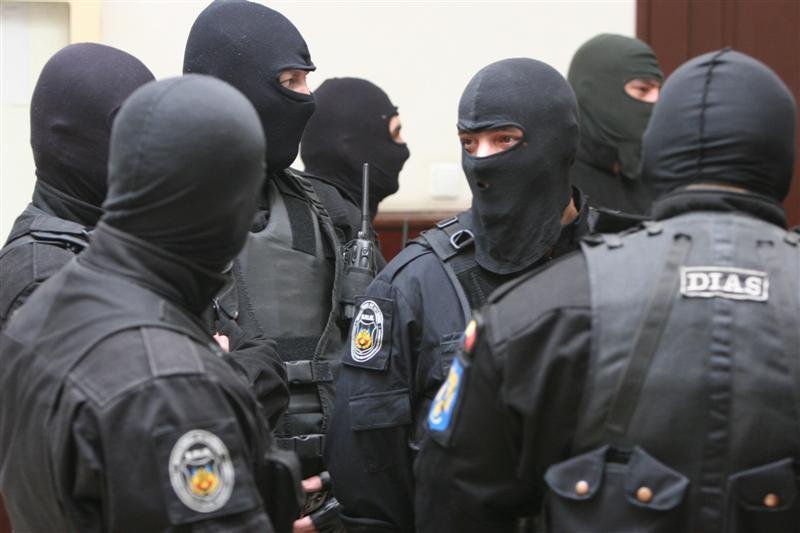 Percheziții  într-un dosar de corupţie vizând inspecţia tehnică a maşinilor pentru înmatriculare. Participă DGA Cluj
