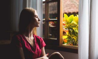 Fumezi sau tocmai te-ai lăsat? Amestecul din trei plante care îţi curăţă plămânii de nicotină