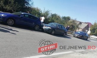 Carambol la Dej. Patru mașini lovite