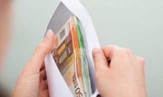 Câtă mită dai pentru o pensie de handicap? Medic din Cluj, cercetat de DNA