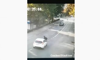Accidentul de trotinetă din Cluj, surprins LIVE! Femeia nu s-a asigurat