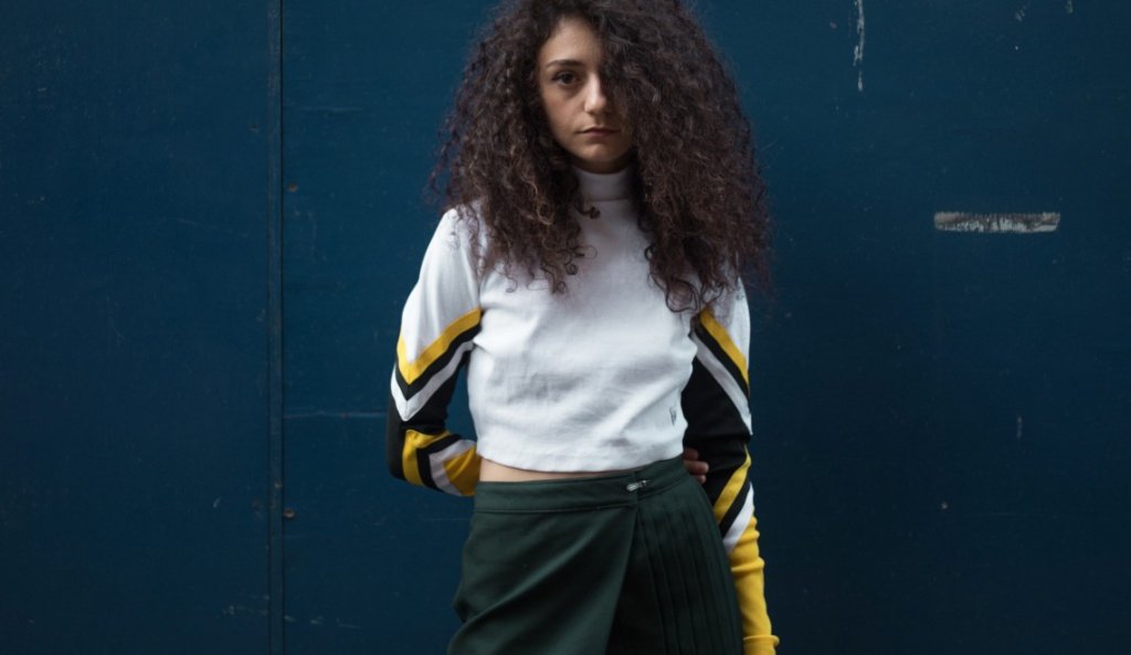 Un designer român şcolit la Cluj face furori la Londra cu papuci-hibrid