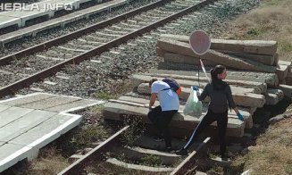Foarte mișto! Tinerii care au predat o lecție de bun simţ celor care aruncă gunoaie pe jos