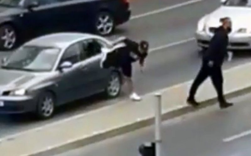Incidente la Craiova, înaintea meciului de Cupă. Fanii Științei au atacat o mașină cu numere de Cluj