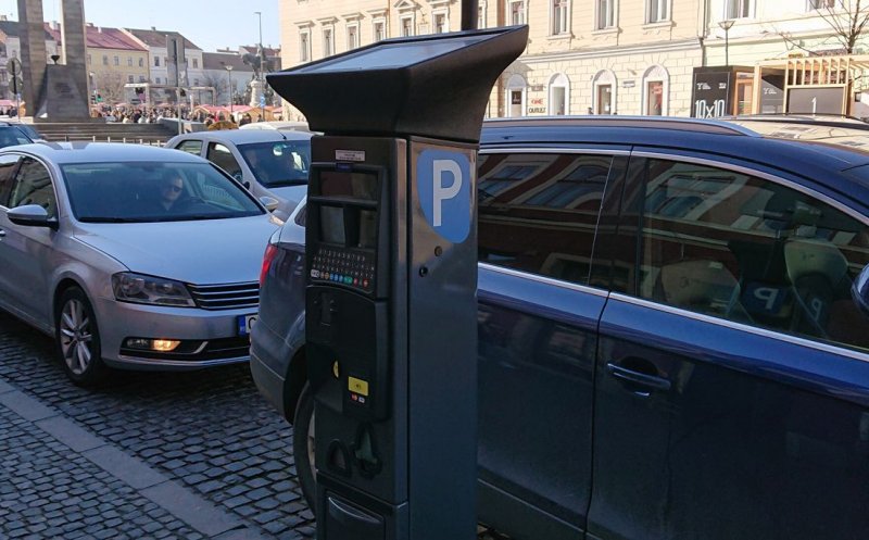 De ce "parchează" mașinile pe trotuare la Cluj