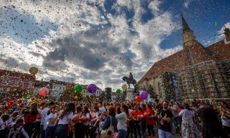 Cum a fost vineri la Zilele Clujului. Flash-mob, spectacol şi record în Piaţa Unirii