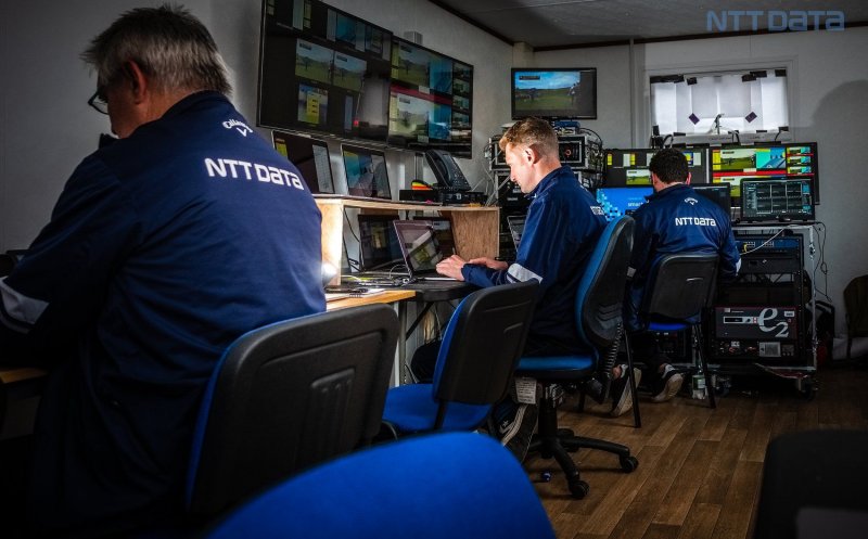 Metz, NTT DATA România: Maşinile inteligente au cel mai mare potenţial să rezolve problema traficului