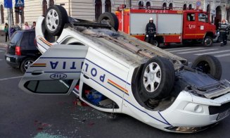 Mașină de poliție RĂSTURNATĂ, pe Dorobanților. Un șofer nu i-a acordat prioritate, deși avea sirena pornită