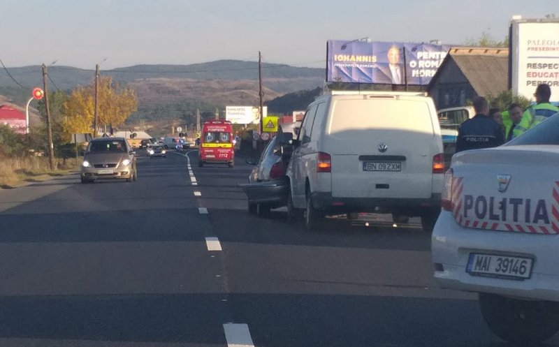 Accident cu patru mașini lângă Luna. O persoană a fost transportată la spital