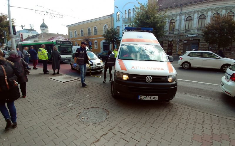 Accident cu autobuz pe banda dedicată din centru