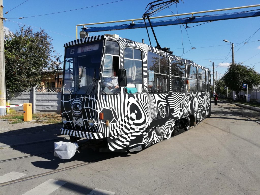 U100. Un tramvai decorat în cinstea Centenarului Universității Cluj va circula prin oraș