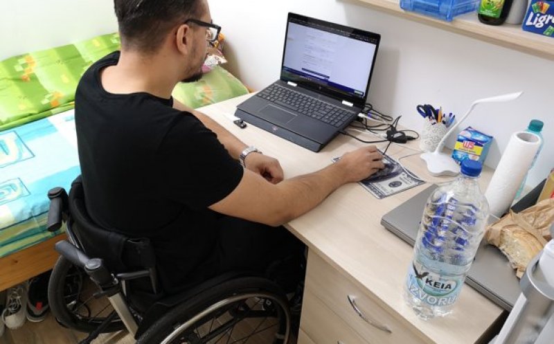 „Dacă ai voinţă, poţi!” Mesajul unor tineri în scaun cu rotile, studenți la Cluj