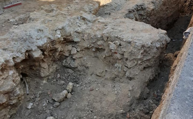 Noi descoperiri arheologice pe Ferdinand. Imagini spectaculoase cu zidul Clujului medieval