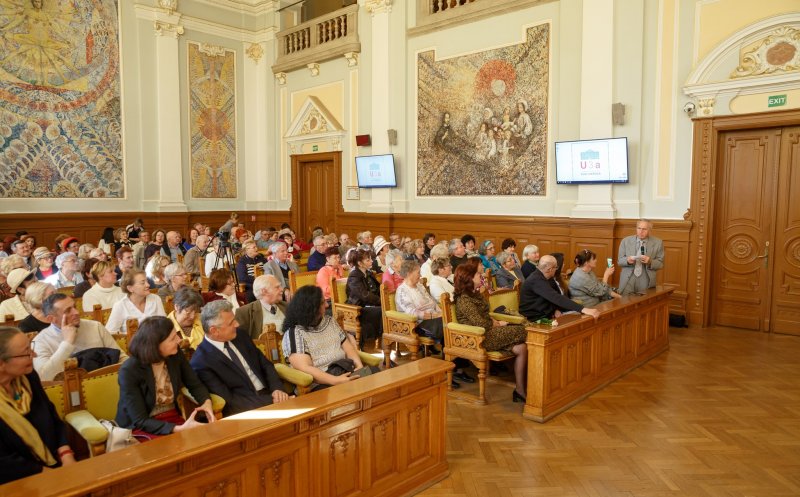 Universitate pentru pensionari din Cluj: Cel mai în vârstă student are 93 de ani, iar un curs va fi susţinut de primarul Emil Boc